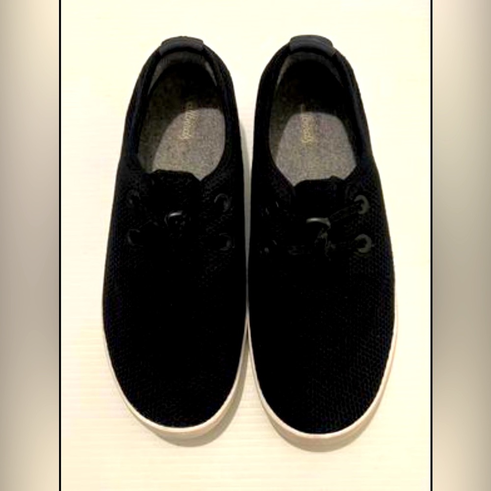 Allbirds Tree Skipper Casual Sneakers. Fits 10.5-11 Men’s / 9-9.5 Women’s